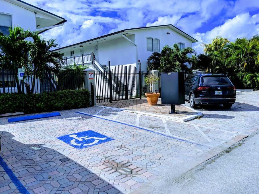 A1 - Endless Summer Vacation Rentals - Affordable Luxury Near Downtown Форт-Лодердейл Экстерьер фото